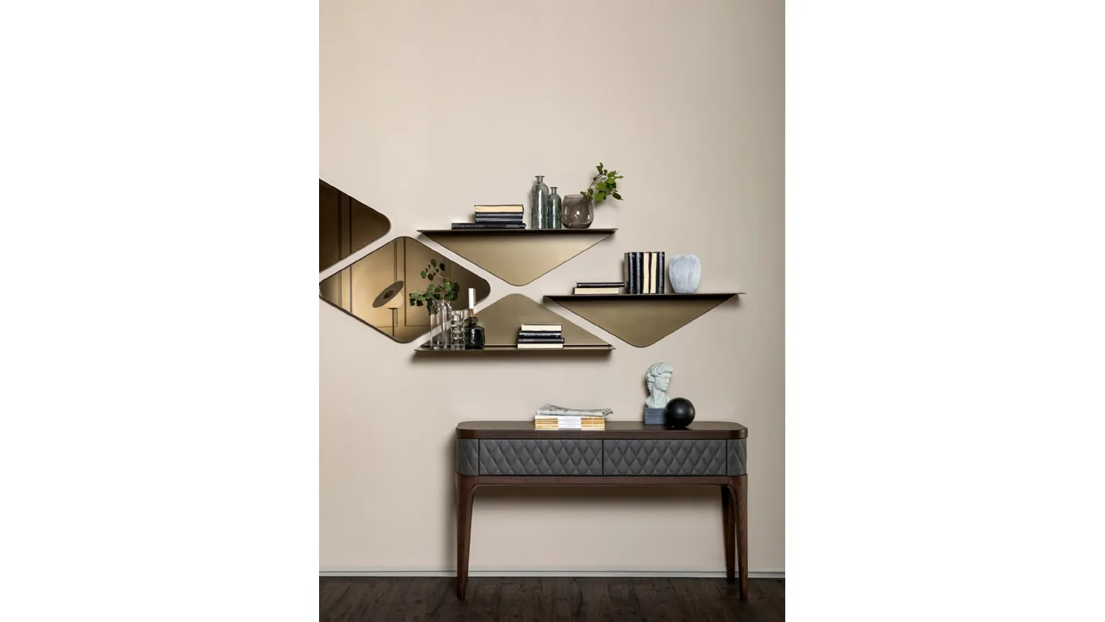 Mensola Matrix shelf con specchi romboidali di Tonin Casa